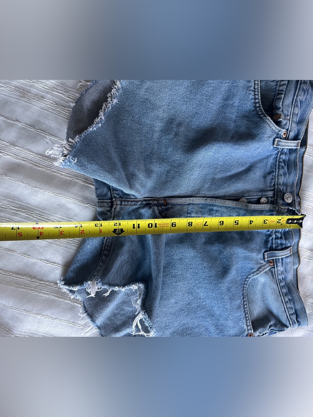 90’s 501 Levi’s Button-Fly Cut-Off Shorts | Women’s 32 - Picture 7 of 8